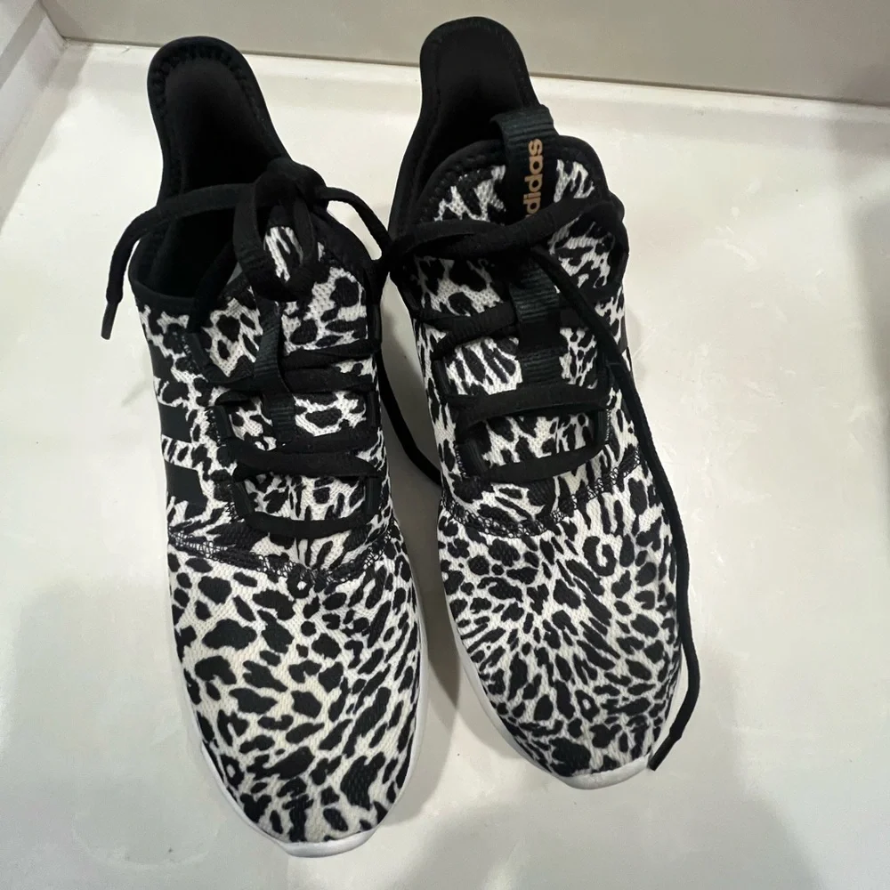 ✳️ Adidas swift run leopard print running shoes women’s size 10M - Picture 1 of 10